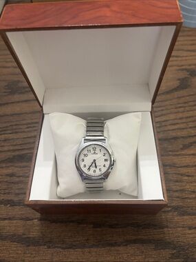 Lorus Y142-6000 Quartz Watch